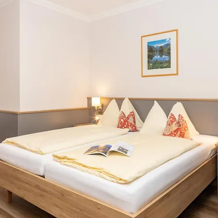 Hotel Lebzelter Zell am See