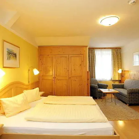 Hotel Lebzelter 3*