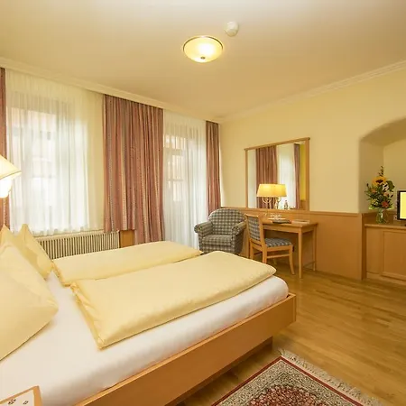 Otel Lebzelter 3*