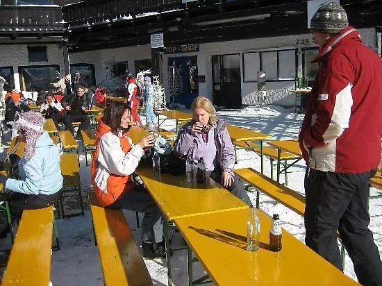 Szálloda Lebzelter 3*