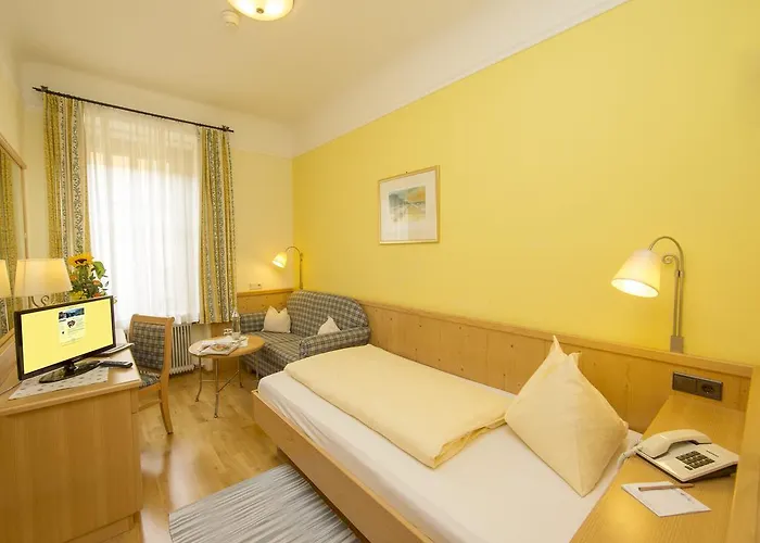 Lebzelter Hotel 3*