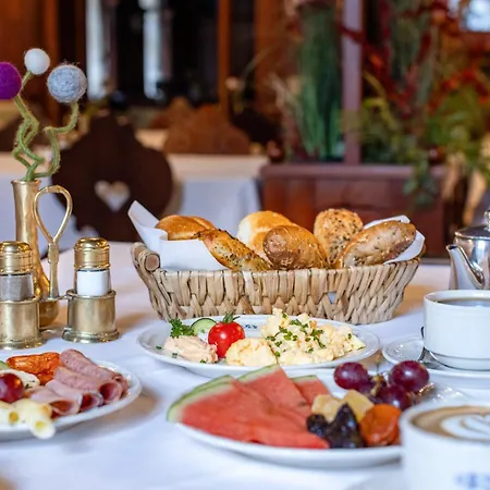 Lebzelter Hotel 3*