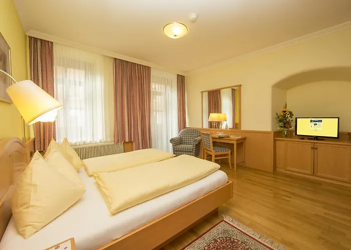 Hotel Lebzelter 3*